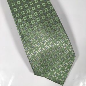 Croft & Barrow necktie 100% silk green abstract